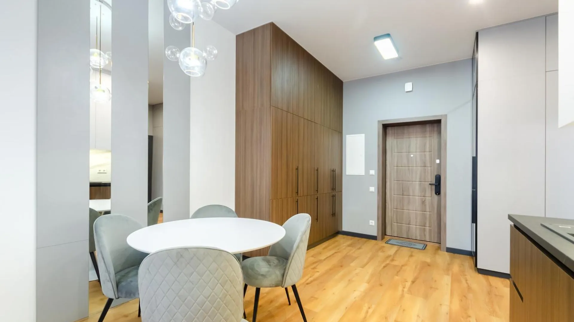 Petrovdom 166-3B In Beautiful Apartments In Rc 